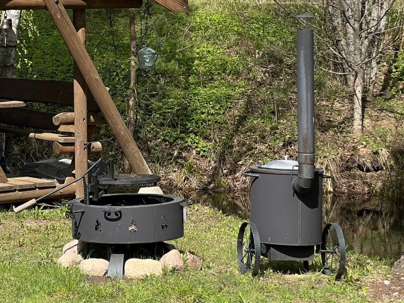 Väike grill ja supipada